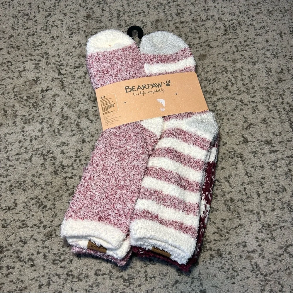 NWT BearPaw Burgundy & White 4 Pair Super Soft Cozy Crew Socks